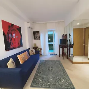 Suite Apartment In Mc Center, 5Min Walk To Casino & The Port And 1Min From Underground Train Station Apartment
